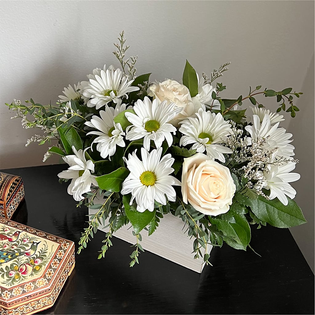 Fresh Linen Box Bouquet – FLOWERS & GIFTS BY ROBERTS, Pinetops NC