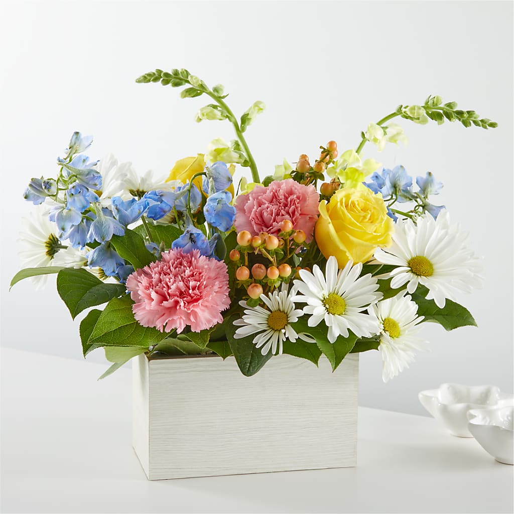 Sun Salutation Box Bouquet – FLOWERS & GIFTS BY ROBERTS, Pinetops NC