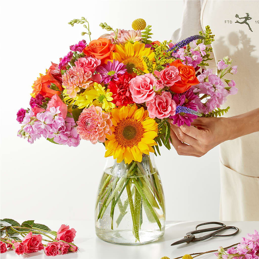 Cue the Confetti - A Florist Original – FLOWERS & GIFTS BY ROBERTS, Pinetops NC