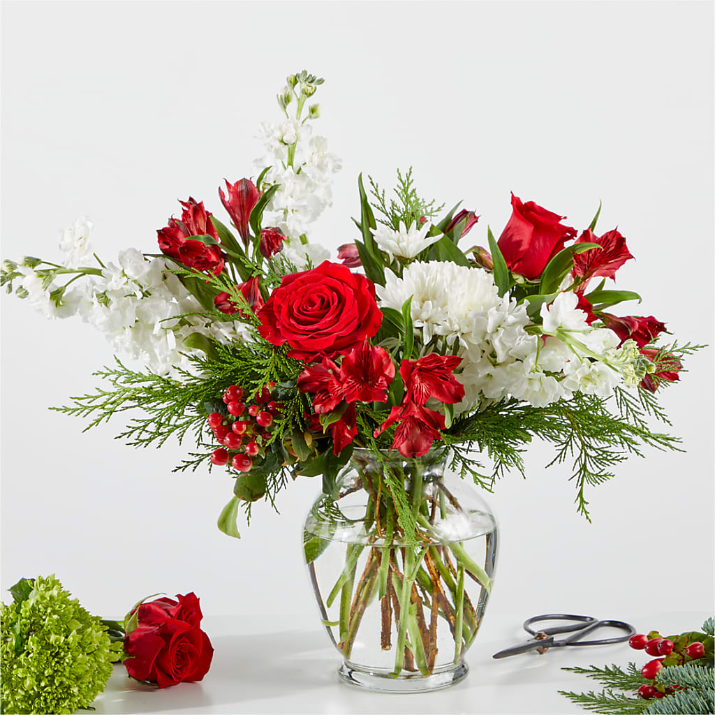 Merry Moment Bouquet – A Florist Original – FLOWERS & GIFTS BY ROBERTS, Pinetops NC