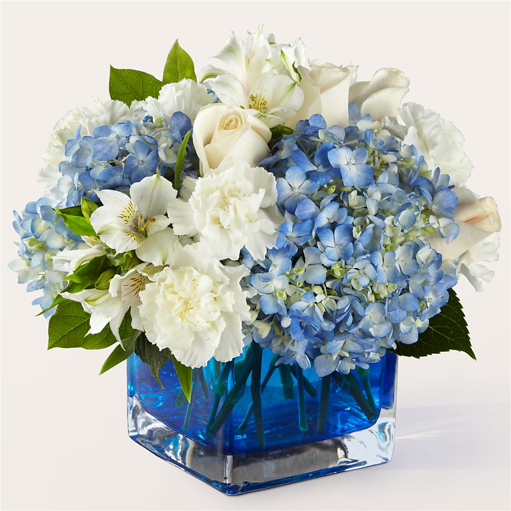 Soothing Waters Bouquet – FLOWERS & GIFTS BY ROBERTS, Pinetops NC