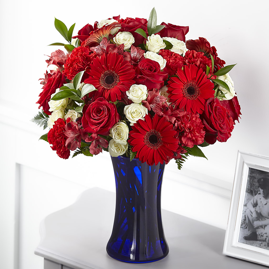 Hearts Embrace Bouquet – FLOWERS & GIFTS BY ROBERTS, Pinetops NC