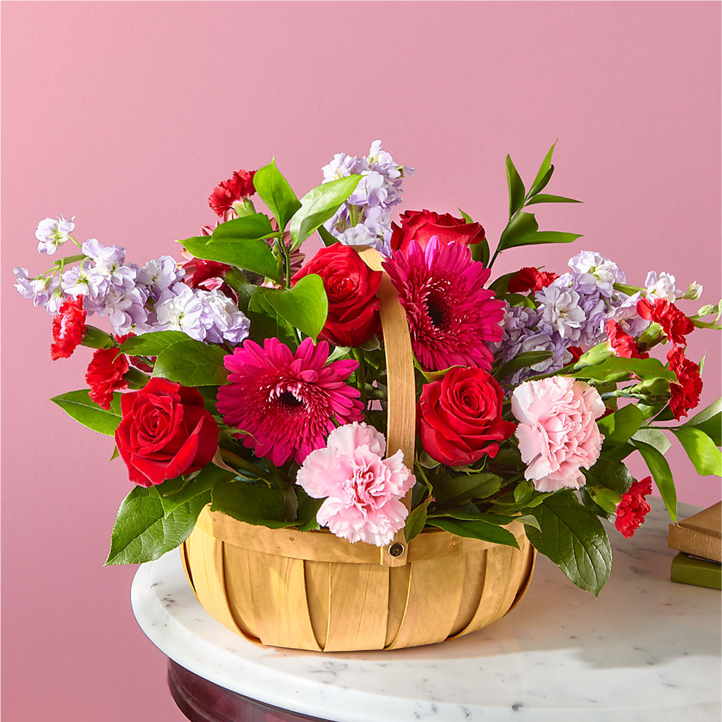Pink Picnic Basket – FLOWERS & GIFTS BY ROBERTS, Pinetops NC