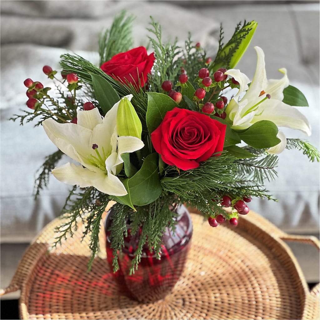 Evergreen Delight Bouquet – FLOWERS & GIFTS BY ROBERTS, Pinetops NC