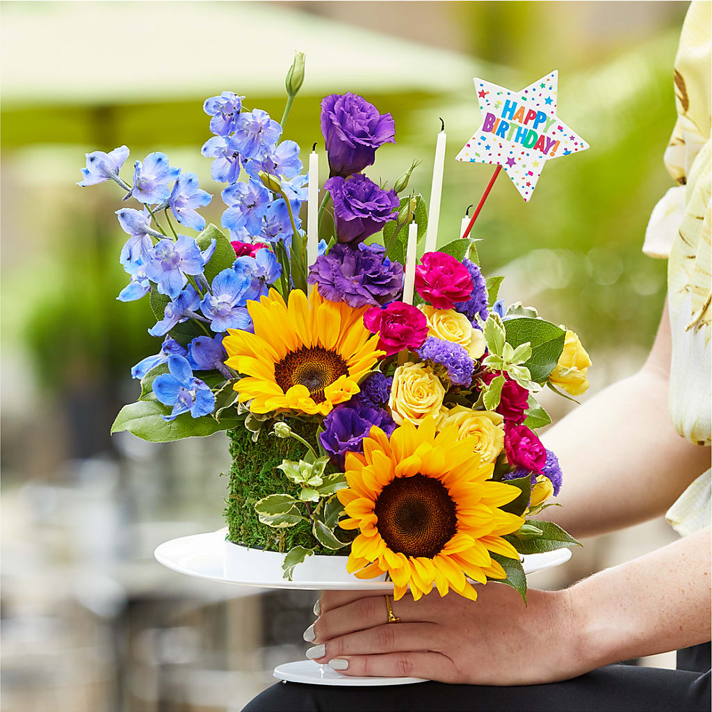Star of the Day Floral Cake – FLOWERS & GIFTS BY ROBERTS, Pinetops NC