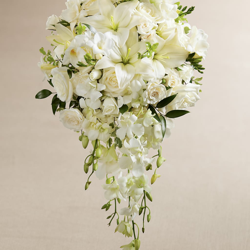 White Wonders Bouquet – FLOWERS & GIFTS BY ROBERTS, Pinetops NC