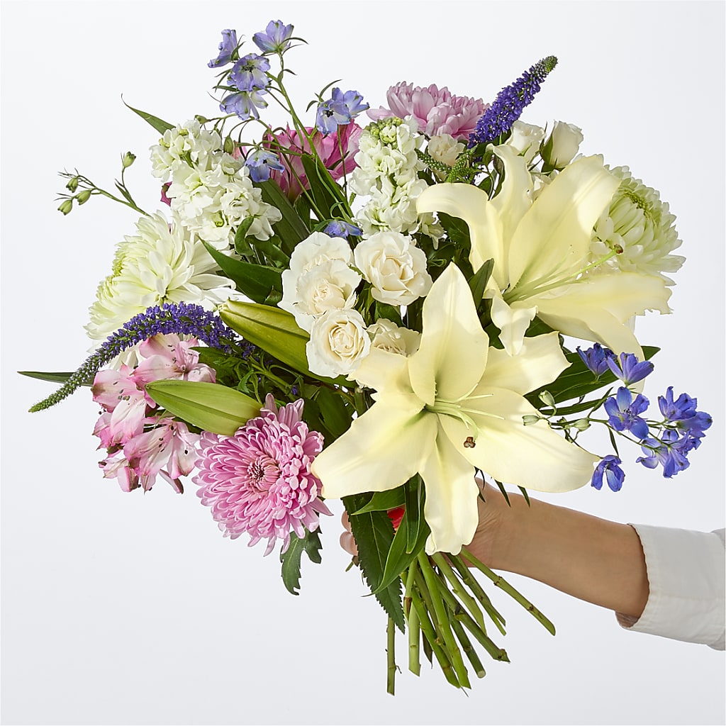 Winter Celebration Bouquet – FLOWERS & GIFTS BY ROBERTS, Pinetops NC