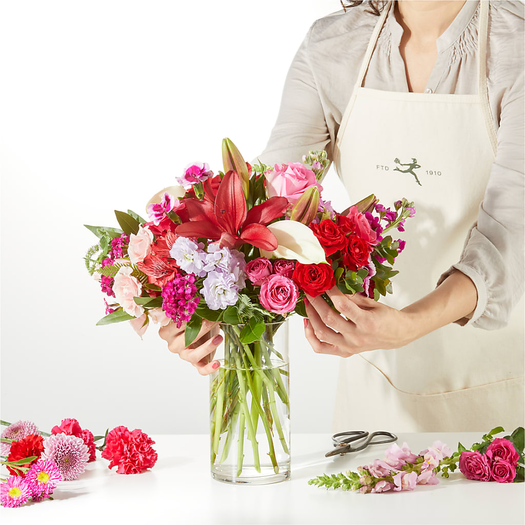 Swooning Over You - A Luxury Florist Original – FLOWERS & GIFTS BY ROBERTS, Pinetops NC