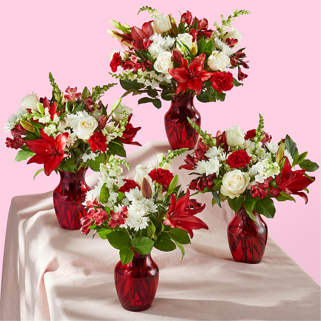Dinner & a Show Bouquet – FLOWERS & GIFTS BY ROBERTS, Pinetops NC
