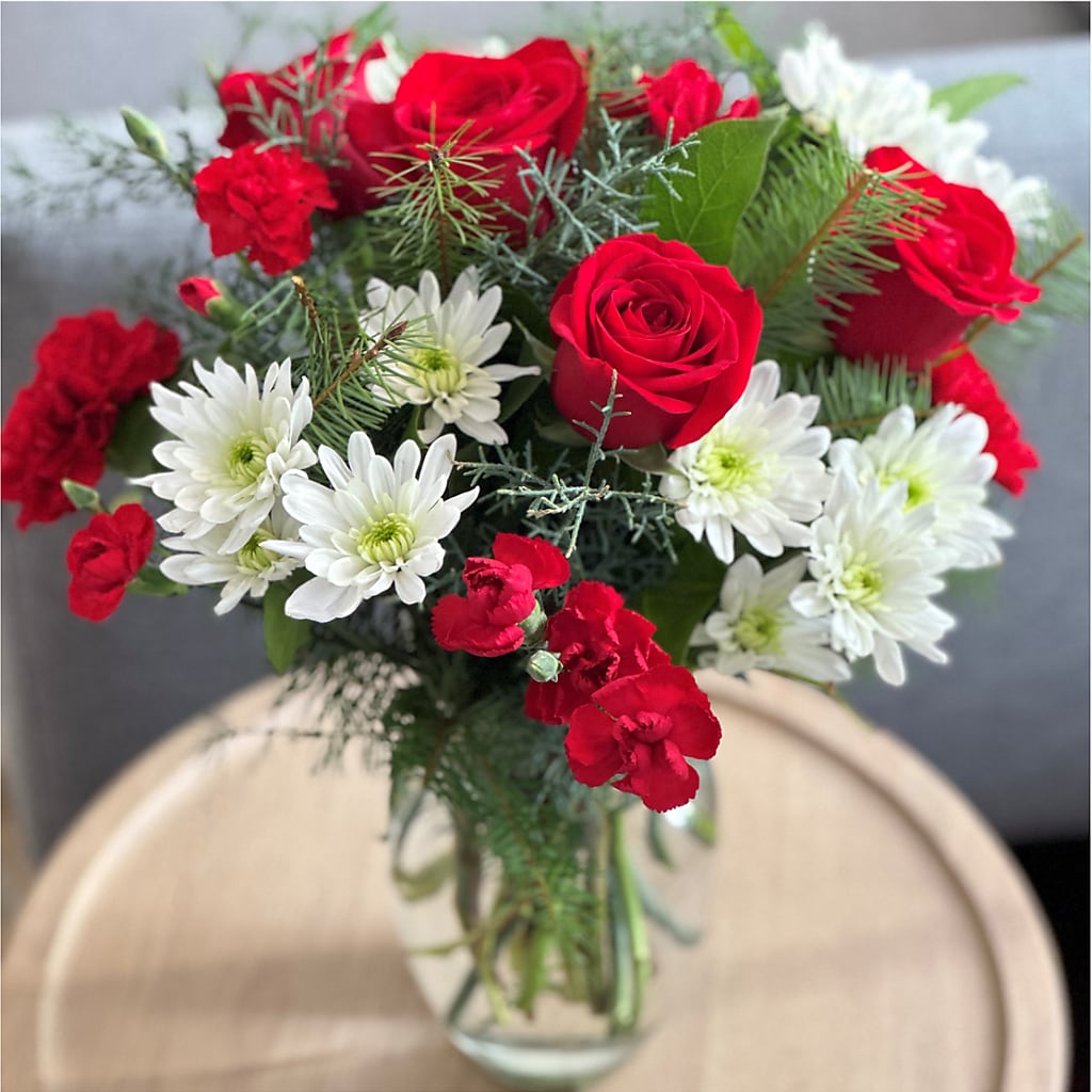 Seasonal Magic Bouquet – FLOWERS & GIFTS BY ROBERTS, Pinetops NC