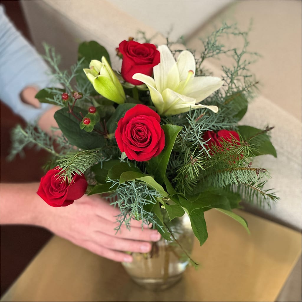 Glittering Lights Bouquet – FLOWERS & GIFTS BY ROBERTS, Pinetops NC