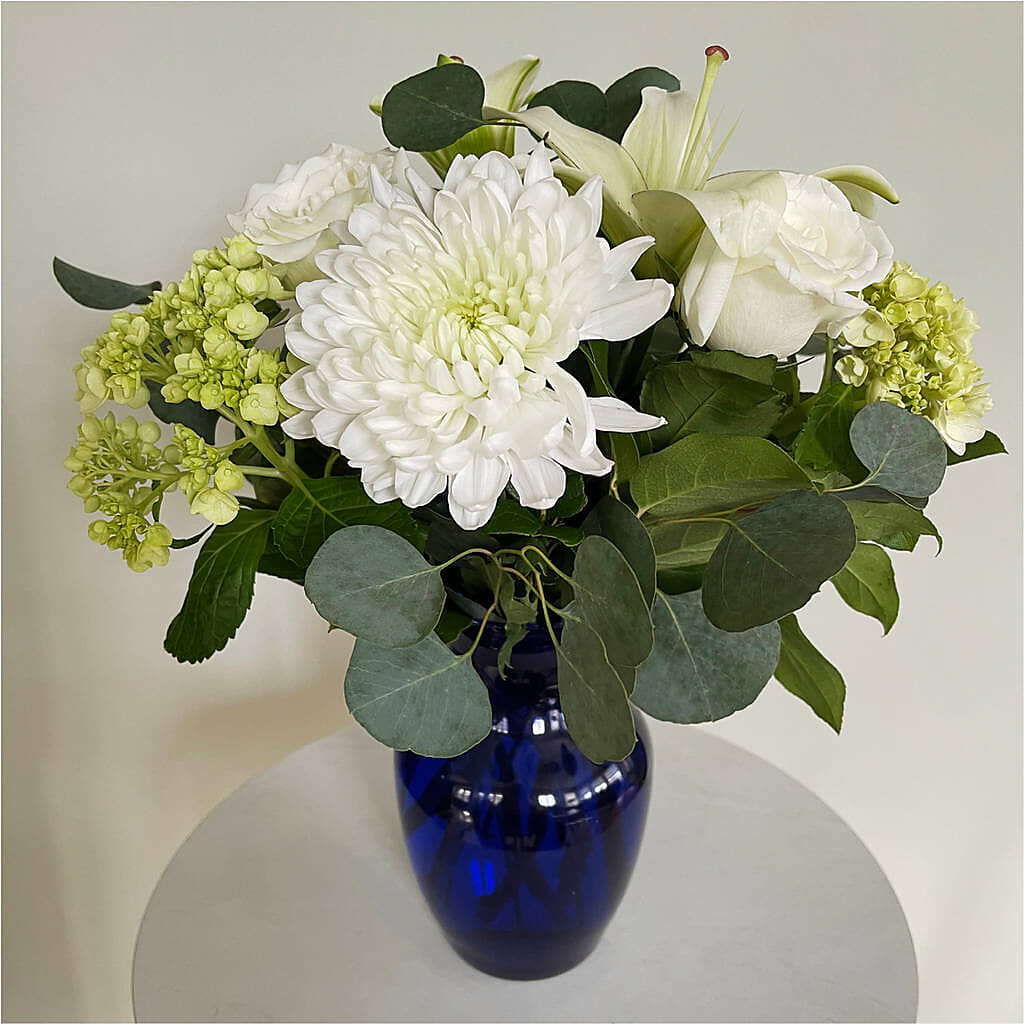 Snowy Dreams Bouquet – FLOWERS & GIFTS BY ROBERTS, Pinetops NC