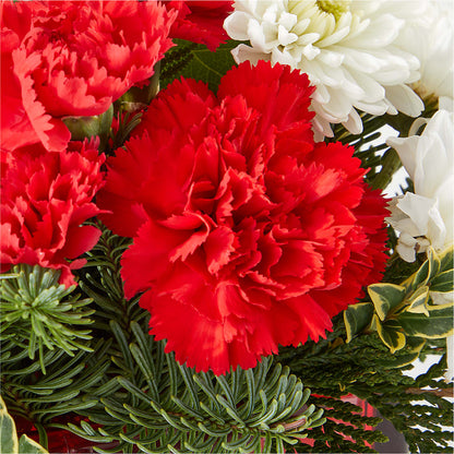 Christmas Market Bouquet – FLOWERS & GIFTS BY ROBERTS, Pinetops NC
