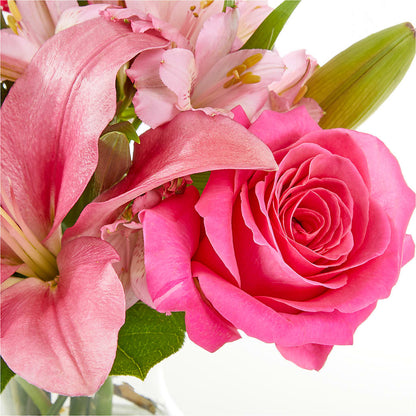 Lots of Love Bouquet – FLOWERS & GIFTS BY ROBERTS, Pinetops NC