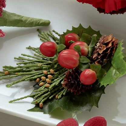 Red Berry Boutonniere – FLOWERS & GIFTS BY ROBERTS, Pinetops NC