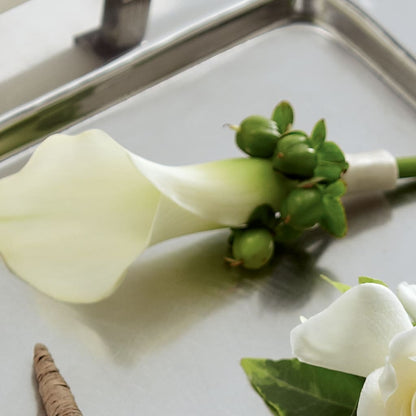 White Calla Boutonniere – FLOWERS & GIFTS BY ROBERTS, Pinetops NC